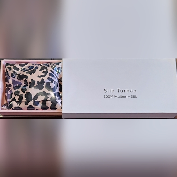 Silk Turban- Pink Animal Print. - Picture 3 of 3